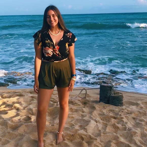 Meet your Posher, Camille - Picture 1 of 1